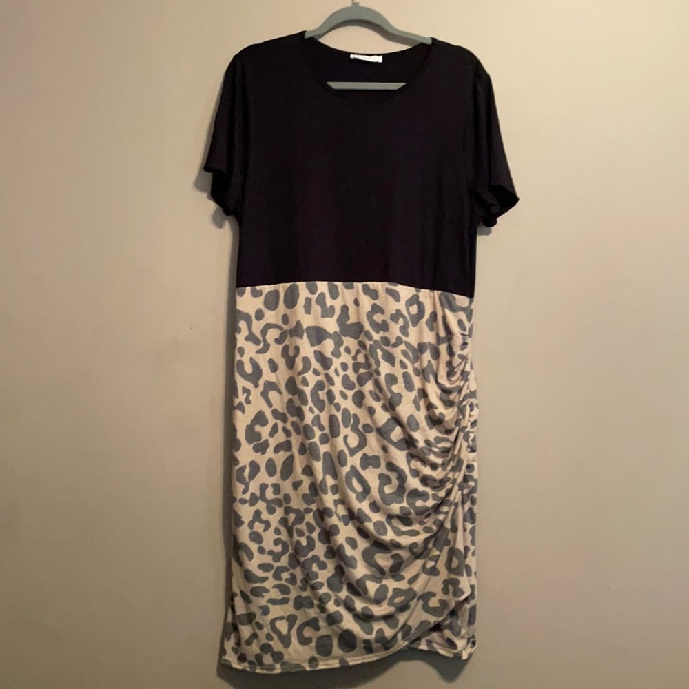 Black/cheetah ruched dress
